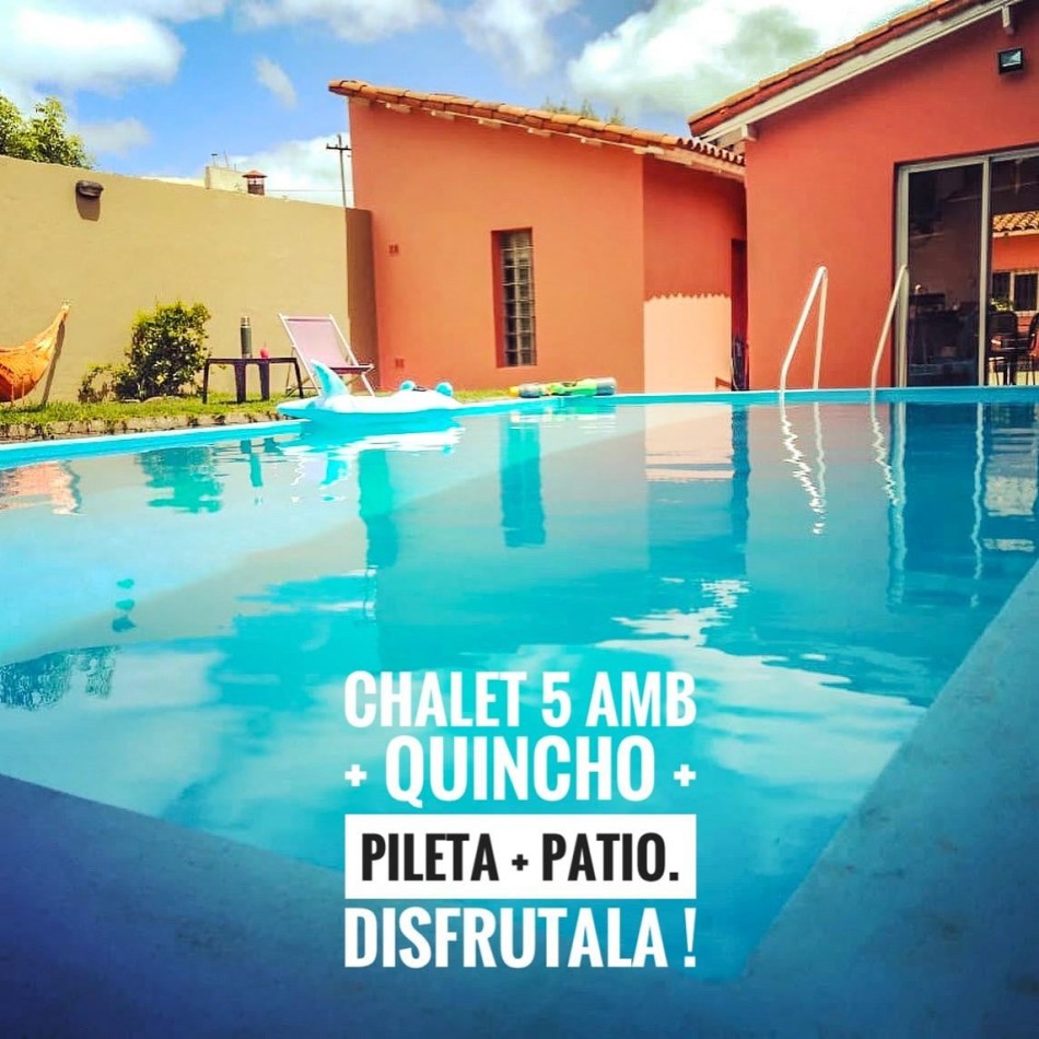 Chalet 5 Ambientes con Pileta, Patio  y Garage