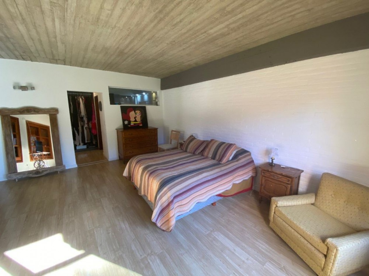 Chalet 5 Ambientes sobre 2 Lotes