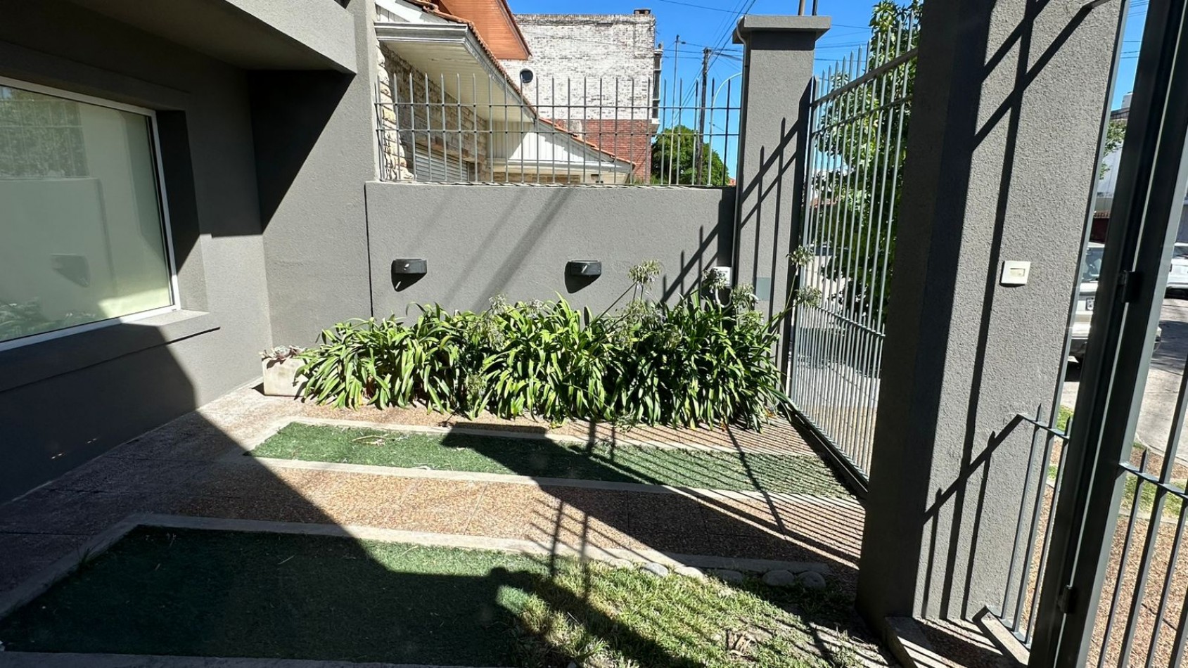 Chalet 4 Ambientes con Garage Doble (en P.H. totalmente independiente)