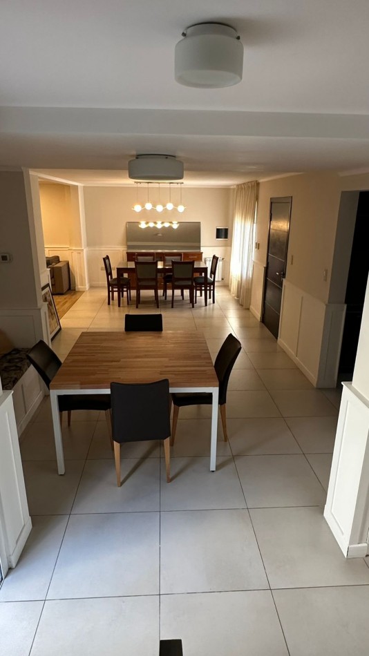 Chalet 4 Ambientes con Garage Doble (en P.H. totalmente independiente)