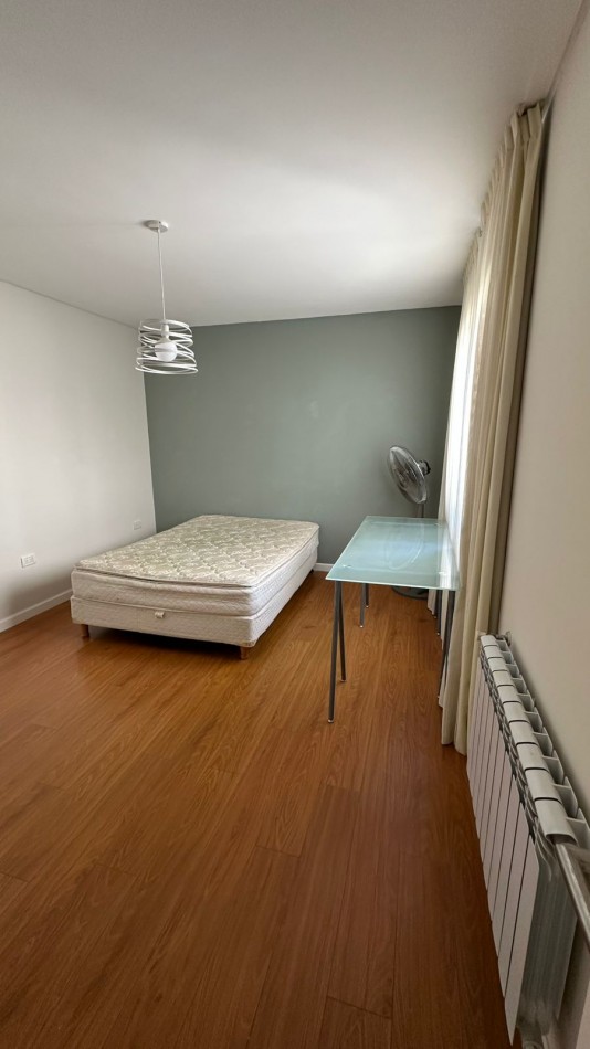 Chalet 4 Ambientes con Garage Doble (en P.H. totalmente independiente)