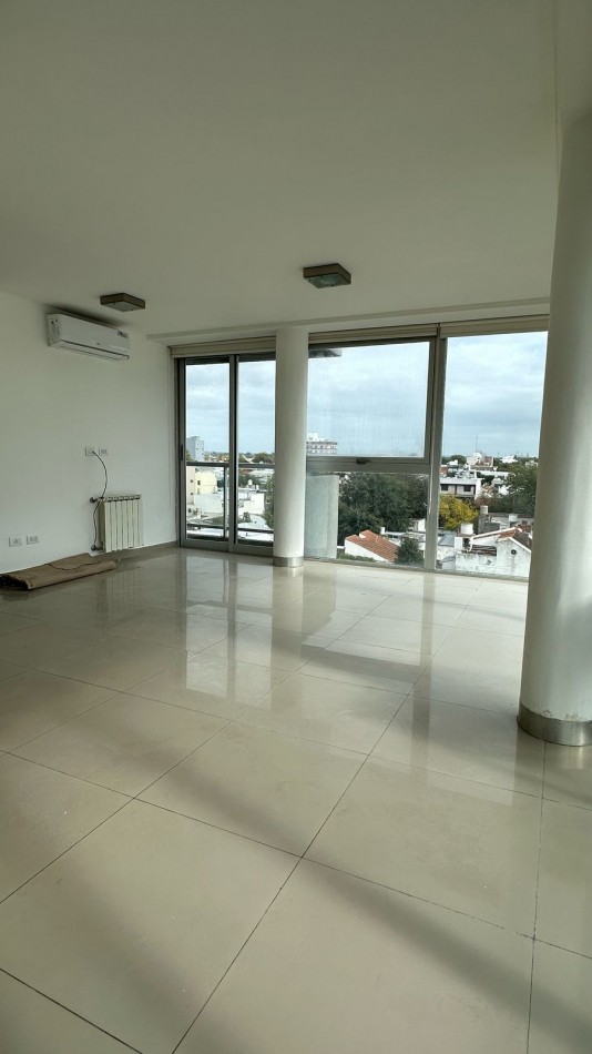 Alquiler Piso 3 Ambientes con Cochera
