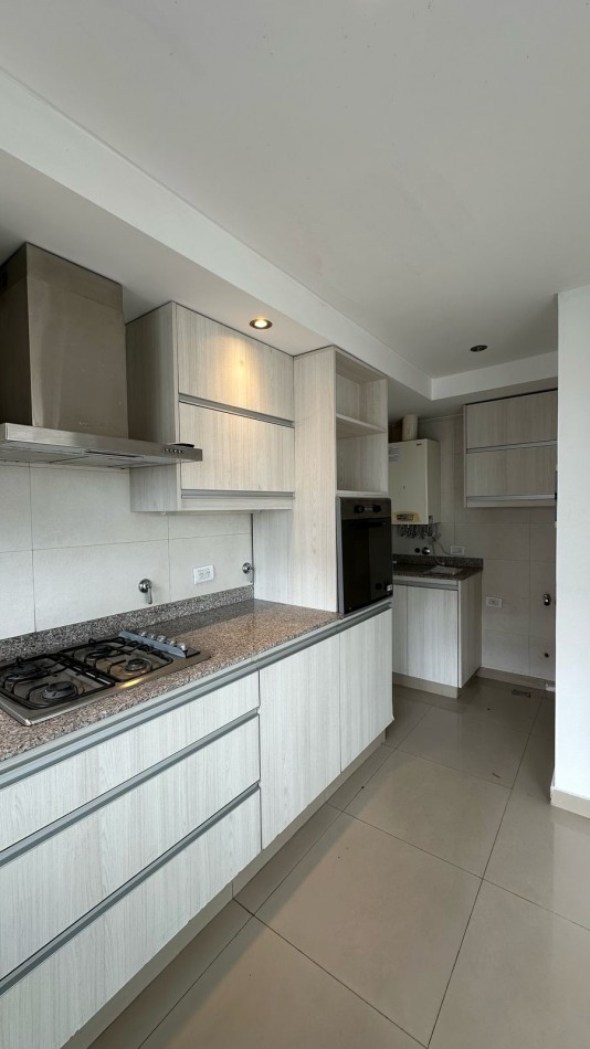 Alquiler Piso 3 Ambientes con Cochera