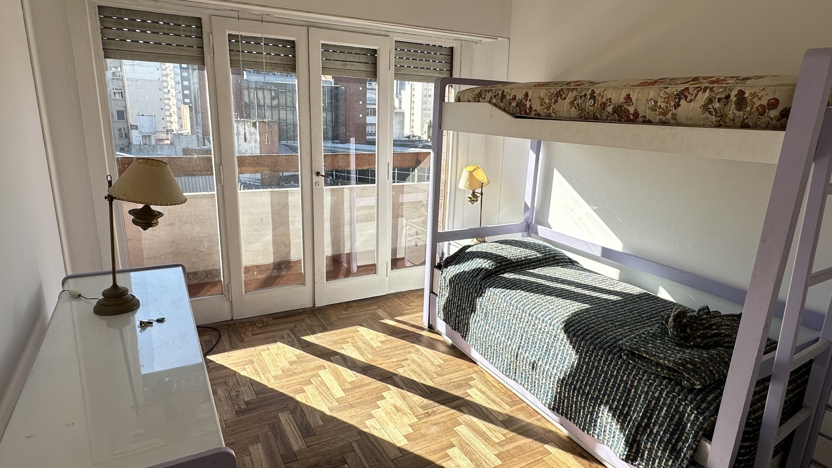 Departamento 3 Ambientes a la Calle con Balcon 