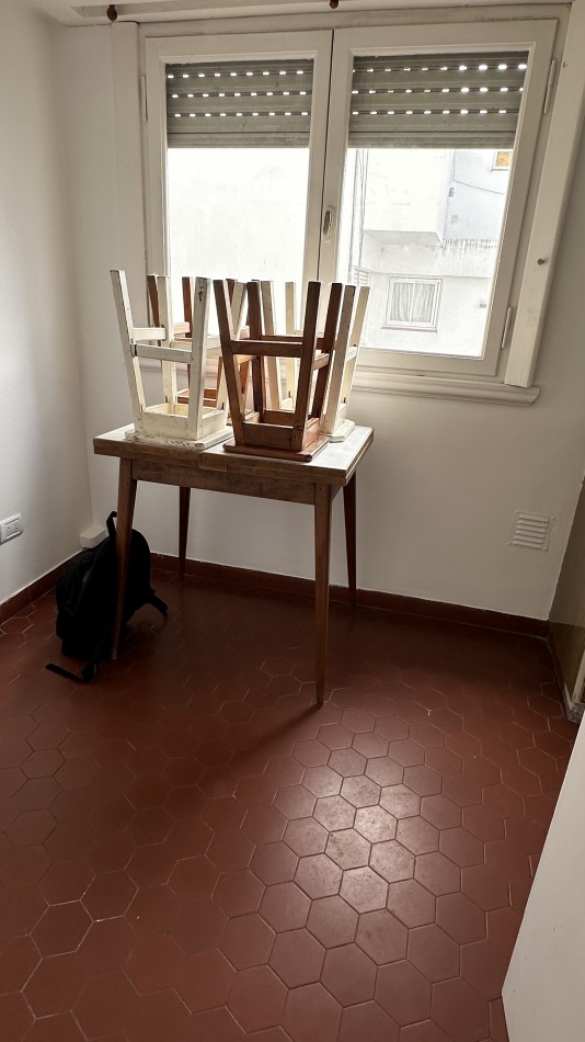 Departamento 3 Ambientes a la Calle con Balcon 
