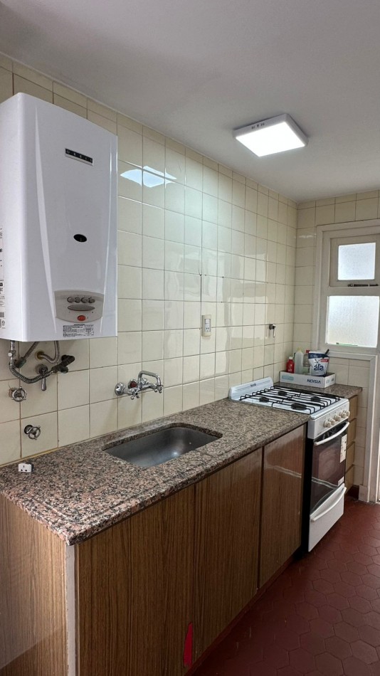 Departamento 3 Ambientes a la Calle con Balcon 