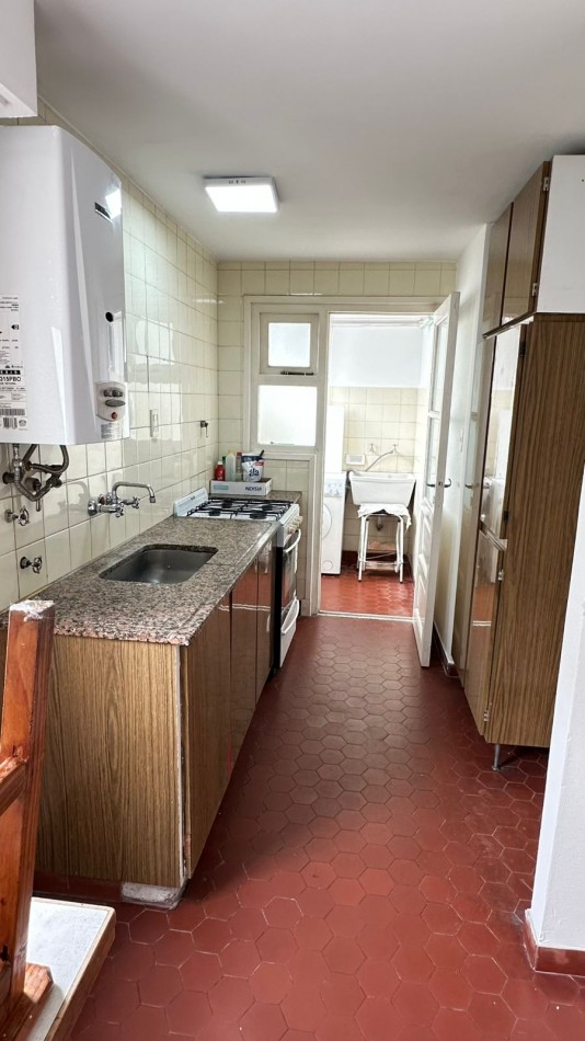 Departamento 3 Ambientes a la Calle con Balcon 