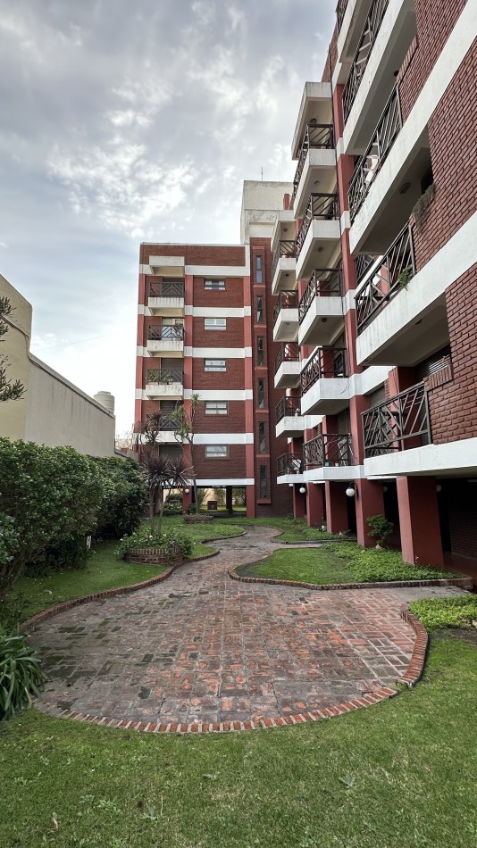 Alquiler Departamento 2 Ambientes con Cochera