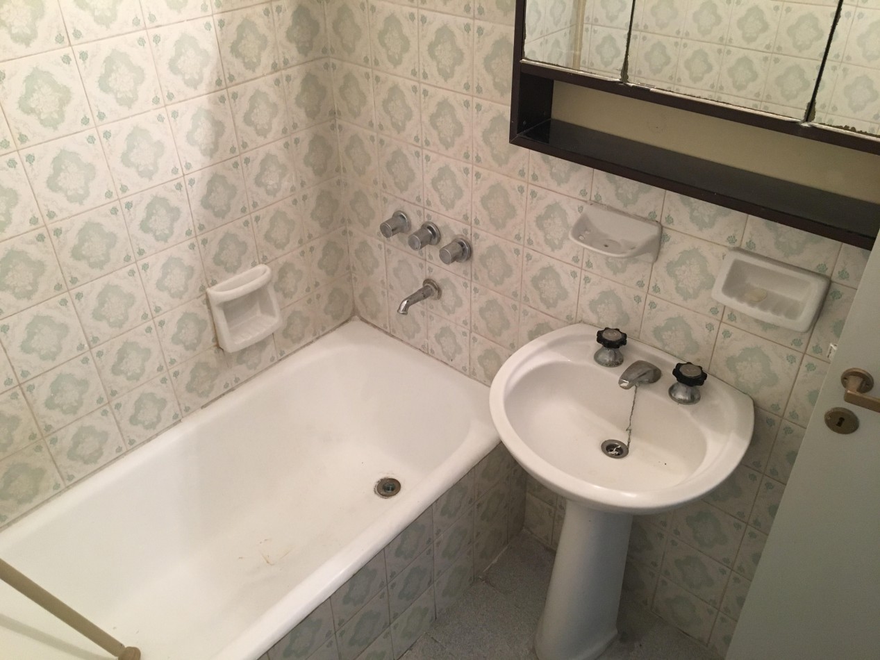 Departamento 2 Ambientes a la Calle con Balcon