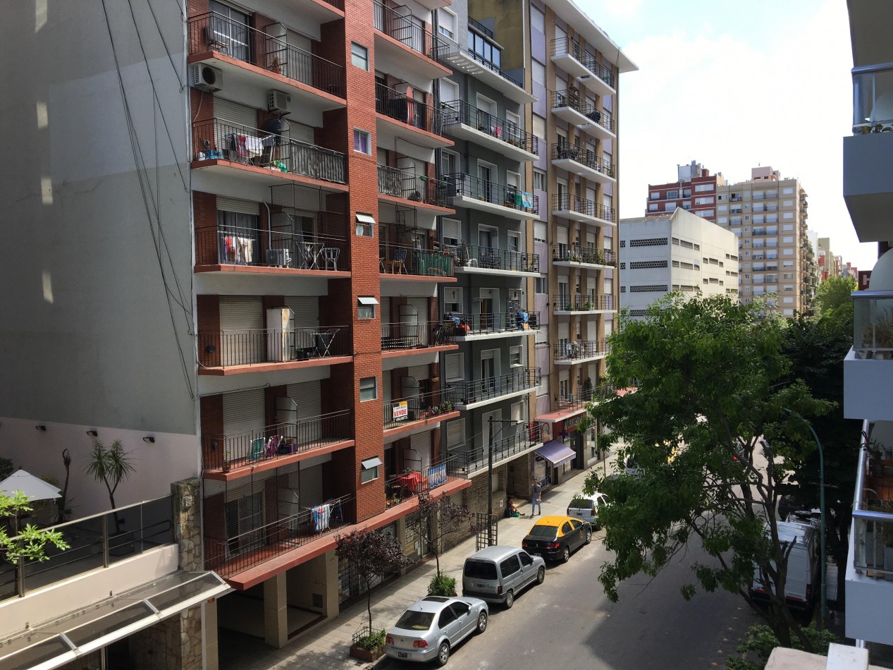 Departamento 2 Ambientes a la Calle con Balcon