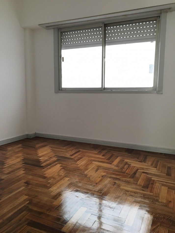 Departamento 2 Ambientes a la Calle con Balcon