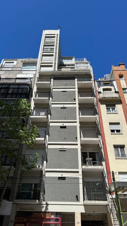 Departamento 1 Ambiente a la calle con Balcon