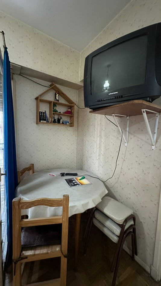 Departamento 1 Ambiente a la calle con Balcon