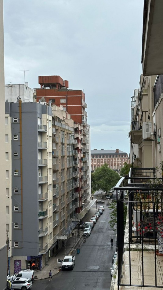 Departamento 1 Ambiente a la calle con Balcon