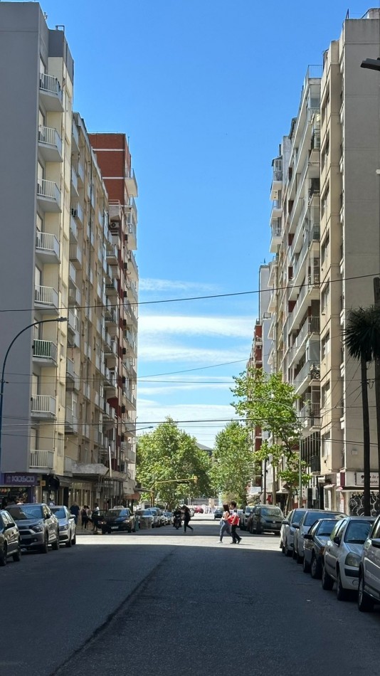 Departamento 1 Ambiente a la Calle con Balcon