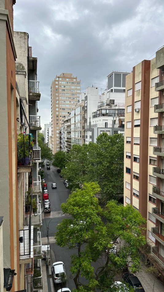 Departamento 1 Ambiente a la Calle con Balcon
