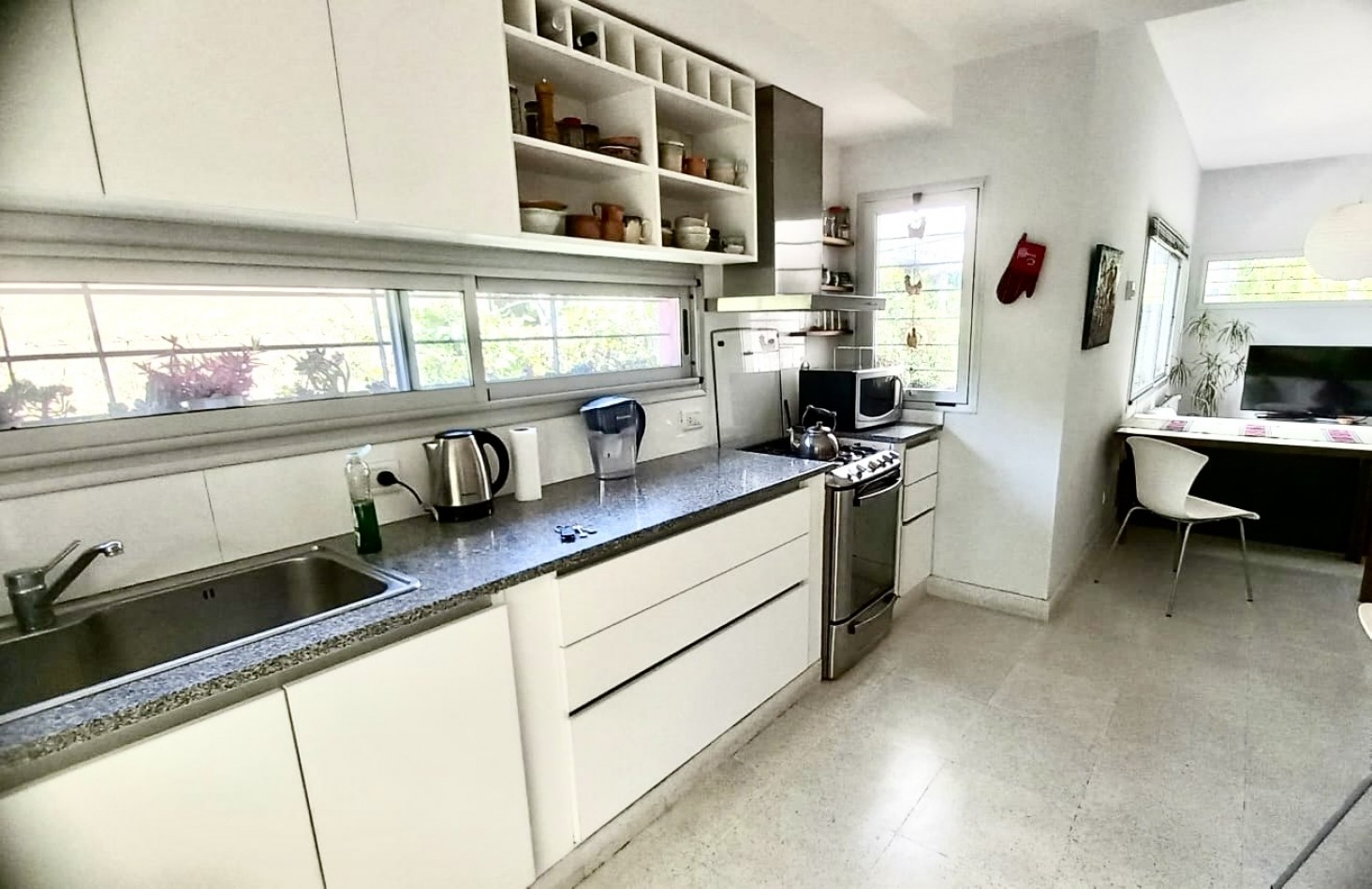 ALQUILER 24 MESES MODERNA CASA 3 AMBIENTES