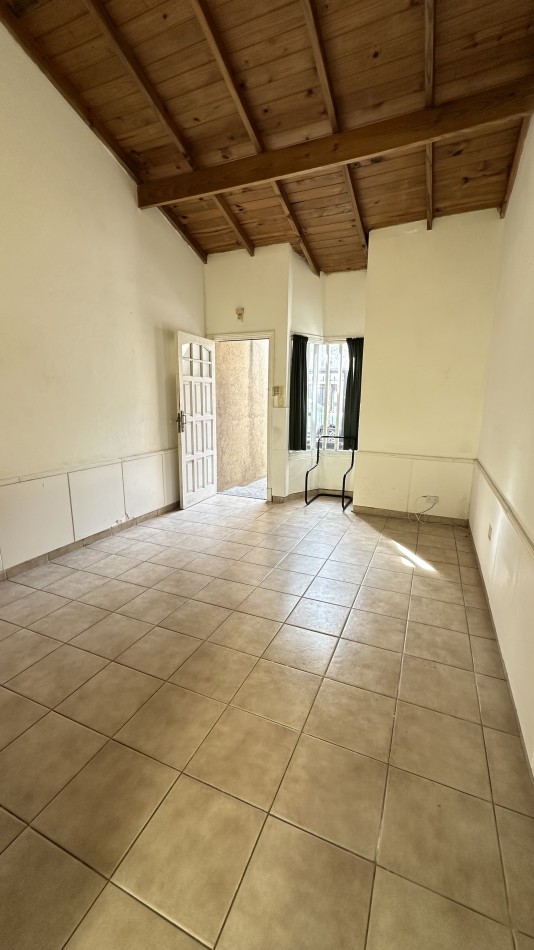 P.H. de 2 Ambientes con Patio