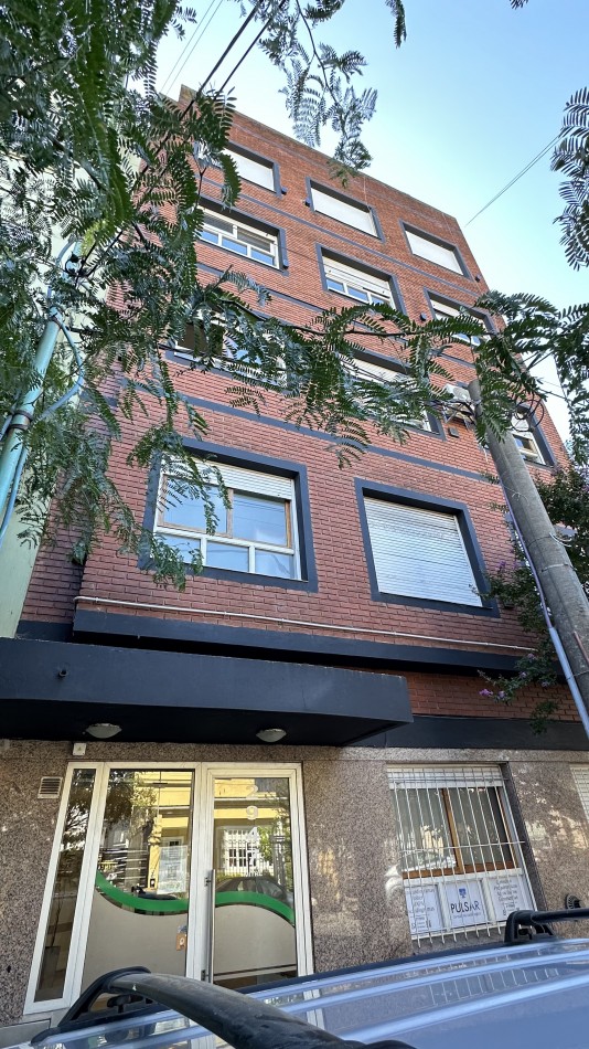 Alquiler Consultorio c/baño Privado