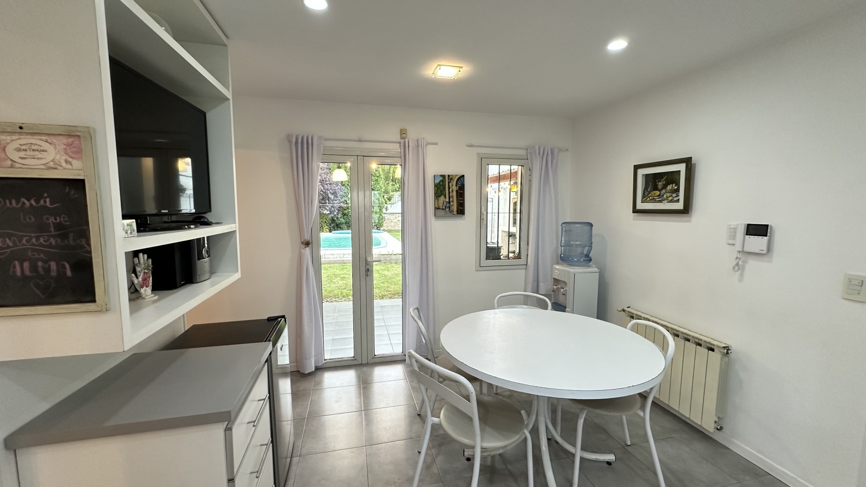 Chalet 6 Ambientes con Parque y Pileta