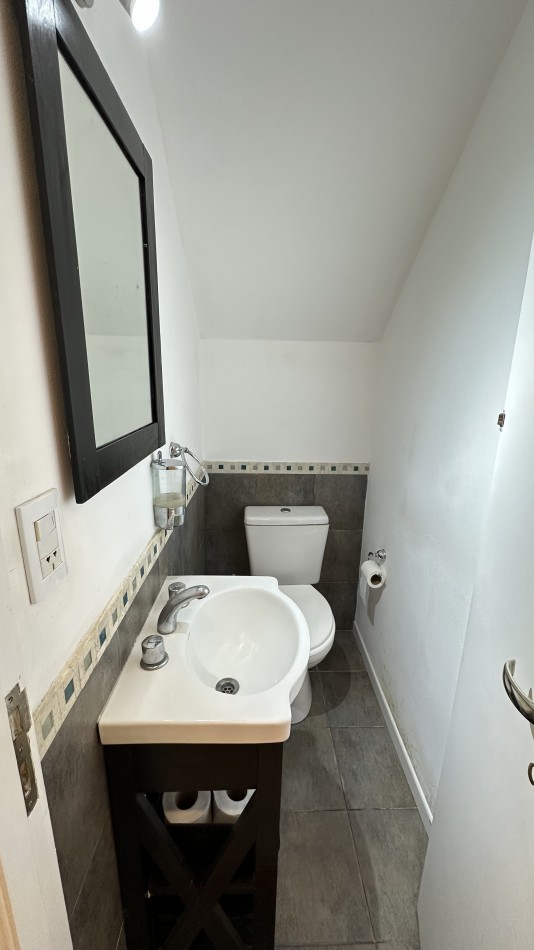 Chalet 6 Ambientes con Parque y Pileta