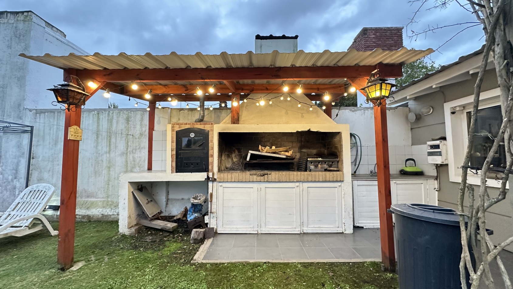 Chalet 6 Ambientes con Parque y Pileta