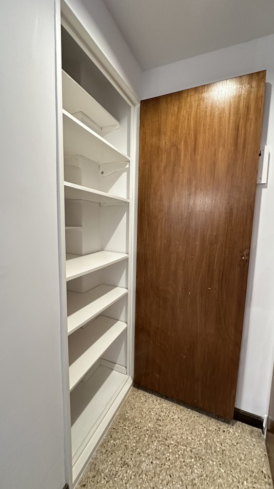 Departamento 2 Ambientes con Balcon cerrado