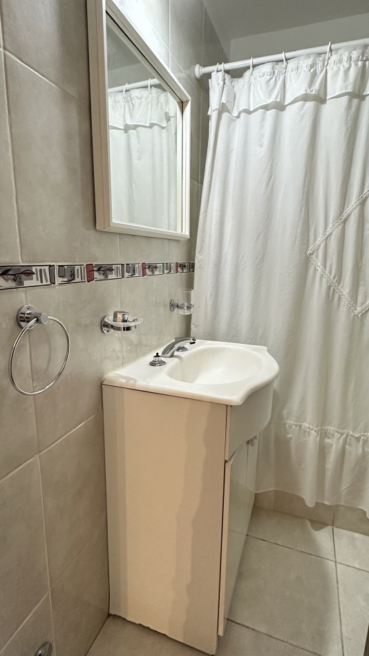 Departamento 2 Ambientes con Balcon cerrado