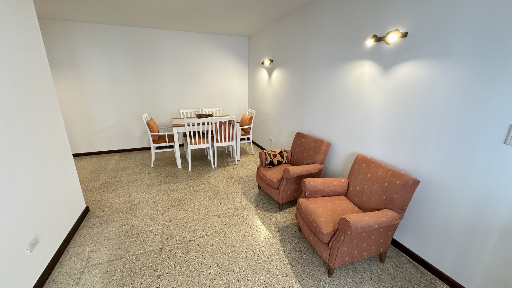 Departamento 2 Ambientes con Balcon cerrado