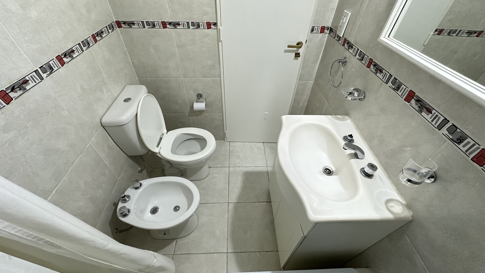 Departamento 2 Ambientes con Balcon cerrado