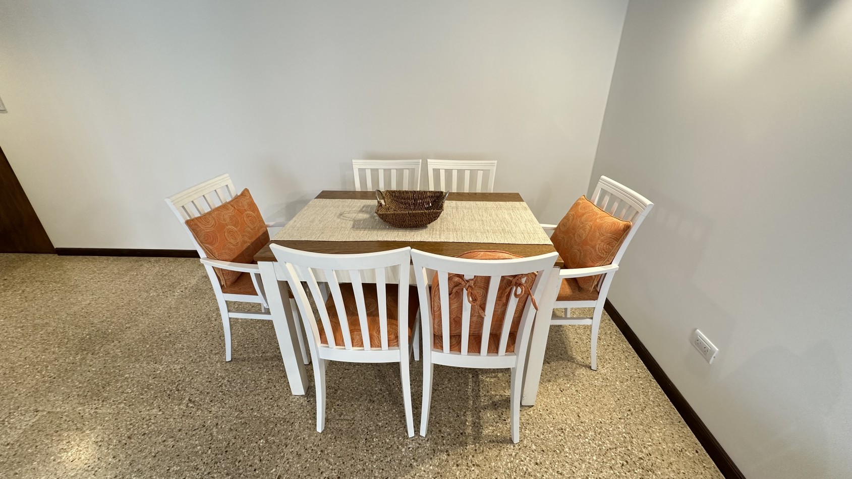 Departamento 2 Ambientes con Balcon cerrado