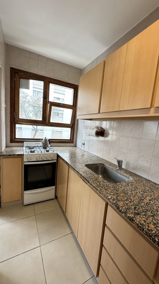 Departamento 2 Ambientes con Balcon cerrado