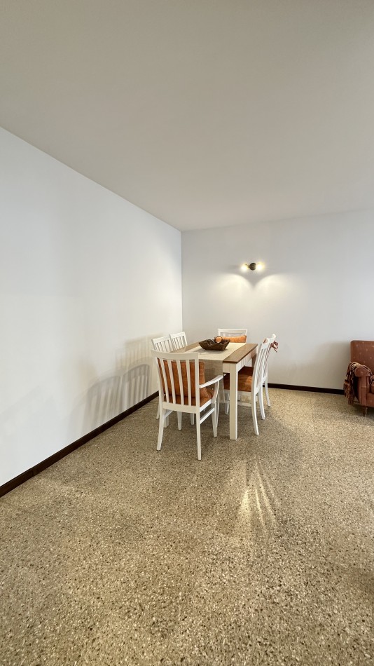 Departamento 2 Ambientes con Balcon cerrado