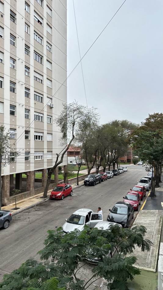 Departamento 2 Ambientes con Balcon cerrado