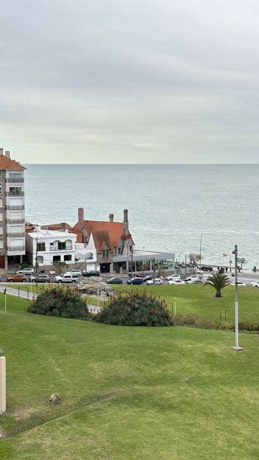 Departamento 3 Ambientes con Dep. de Servicio frente al Mar