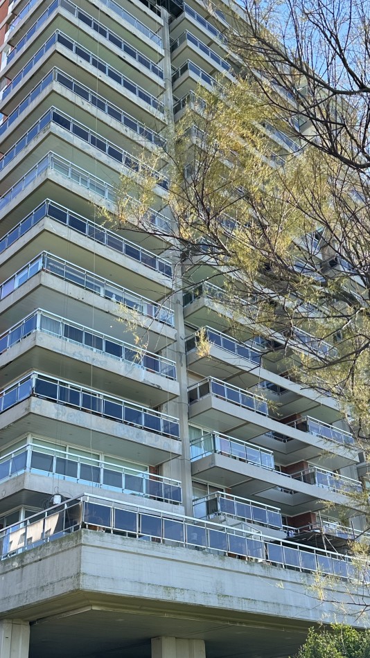 Departamento 3 Ambientes con Dep. de Servicio frente al Mar
