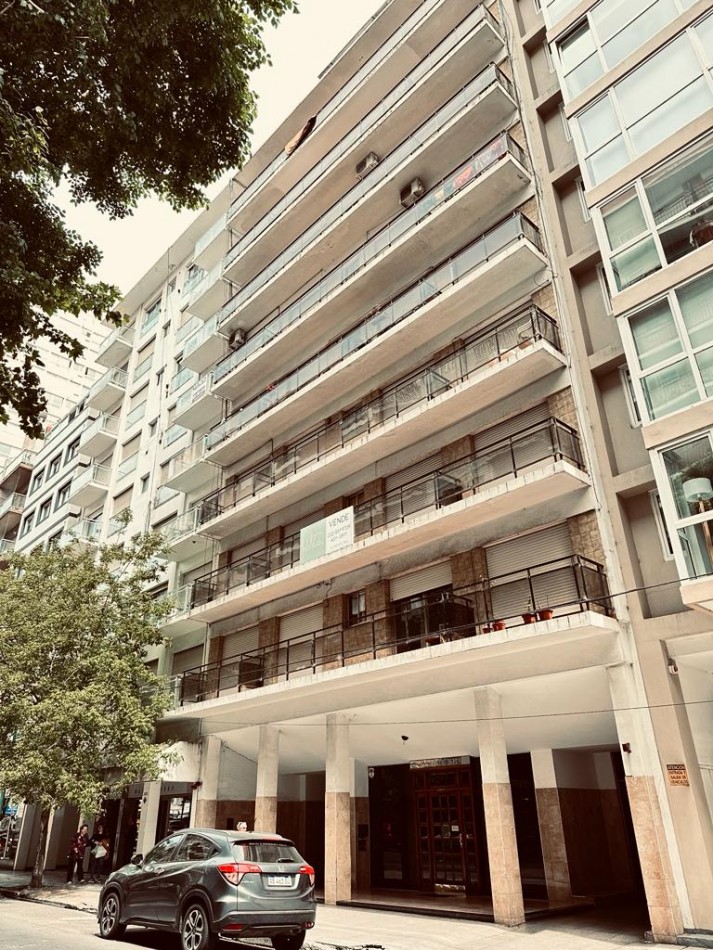 Departamento 2 Ambientes al Contrafrente con Cochera