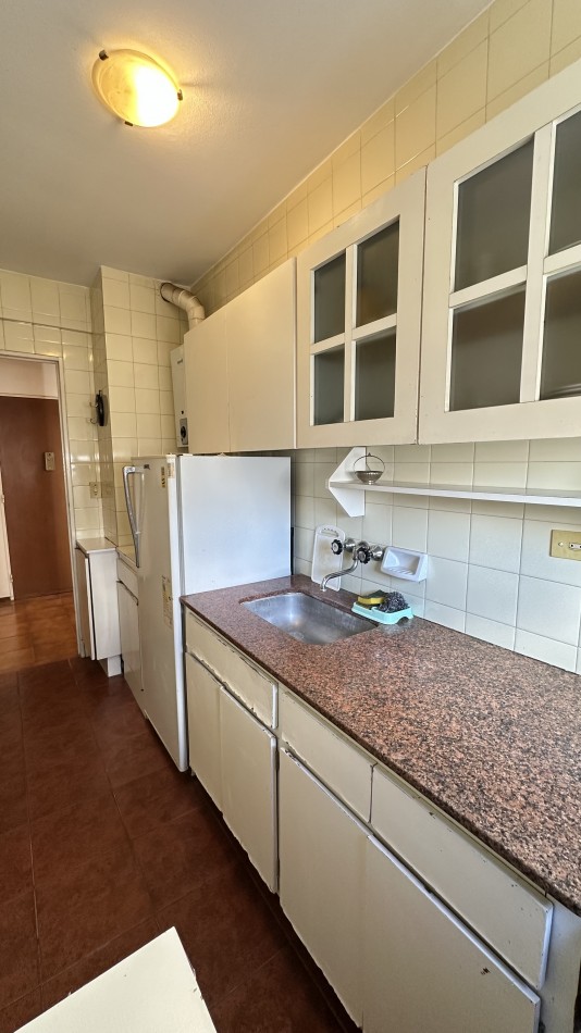 Departamento 2 Ambientes al Contrafrente con Cochera