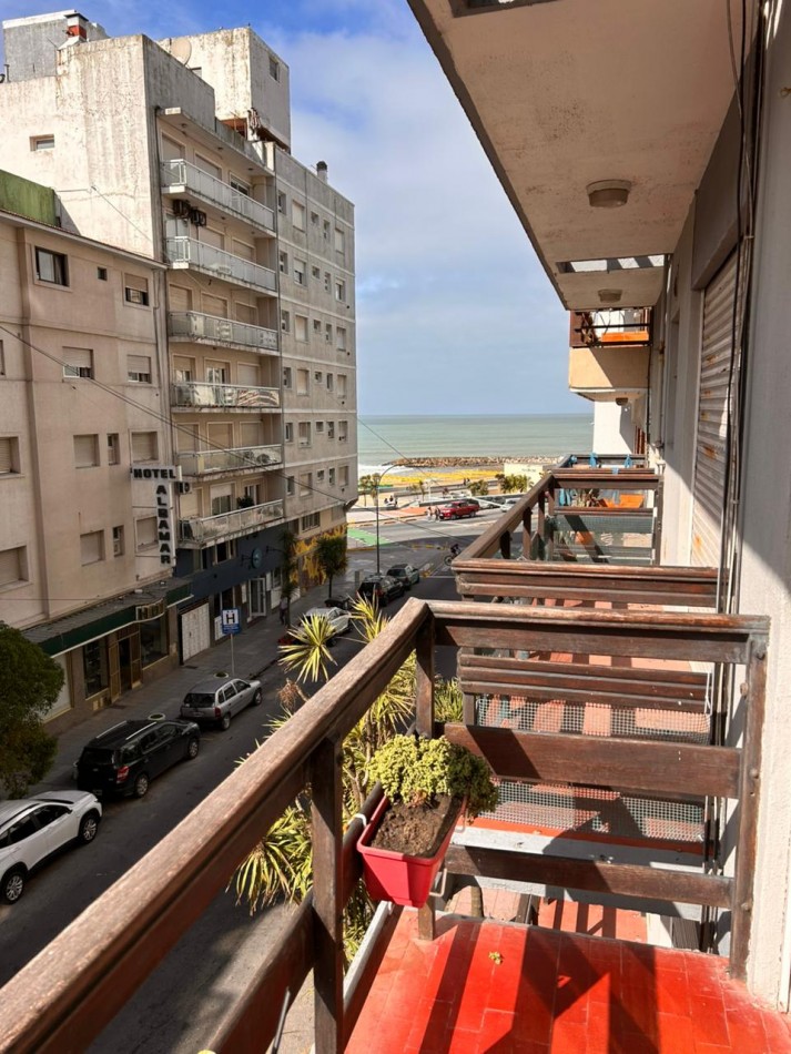 Departamento 2 Ambientes con Balcon y Vista Lateral al Mar