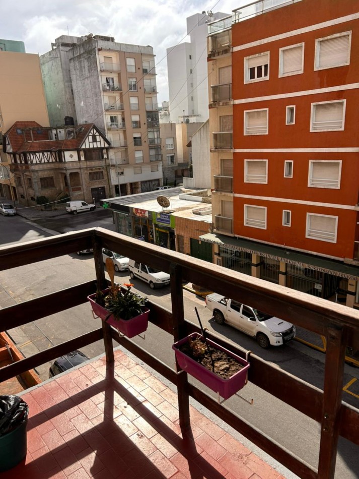 Departamento 2 Ambientes con Balcon y Vista Lateral al Mar