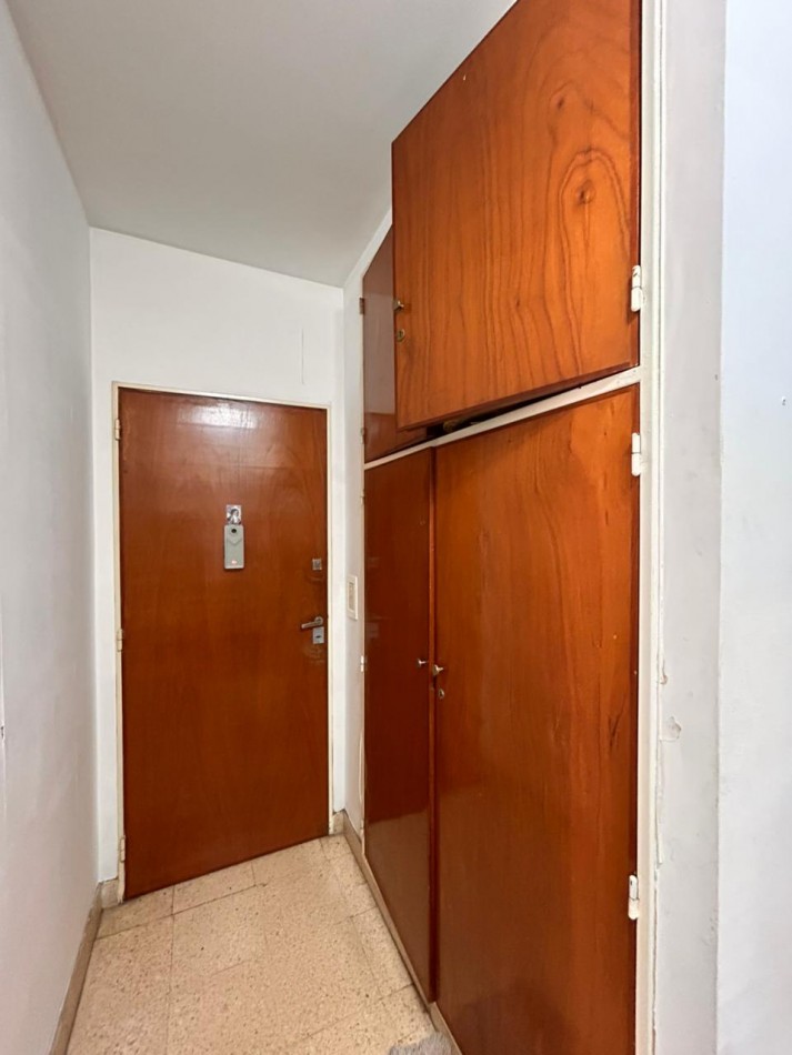 Departamento 2 Ambientes con Balcon y Vista Lateral al Mar