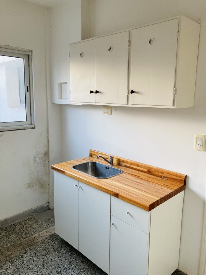 Departamento 2 Ambientes a la calle con Balcon