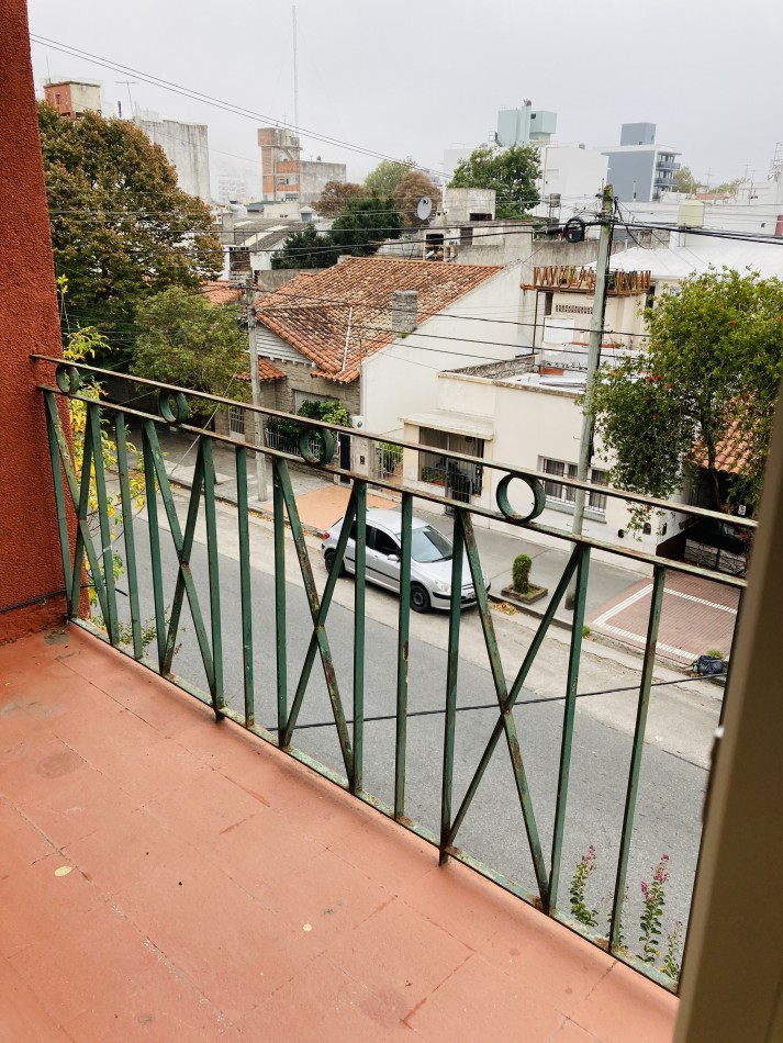 Departamento 2 Ambientes a la calle con Balcon