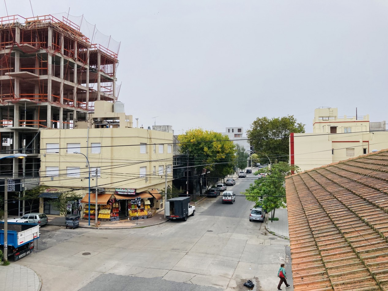 Departamento 2 Ambientes a la calle con Balcon