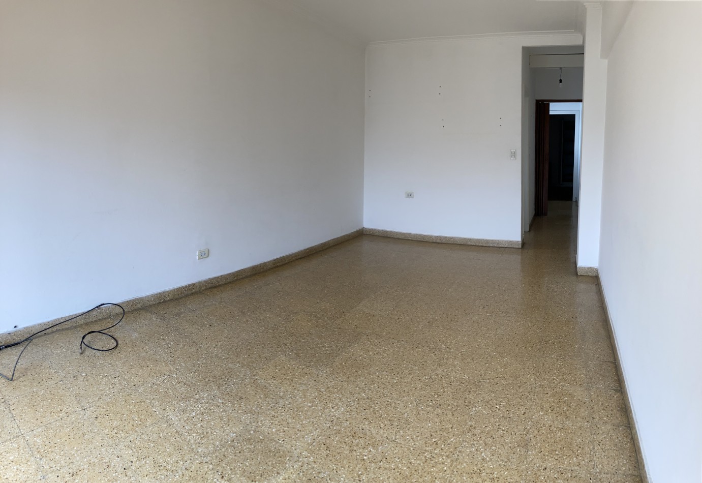 Departamento 2 Ambientes a la calle con Balcon