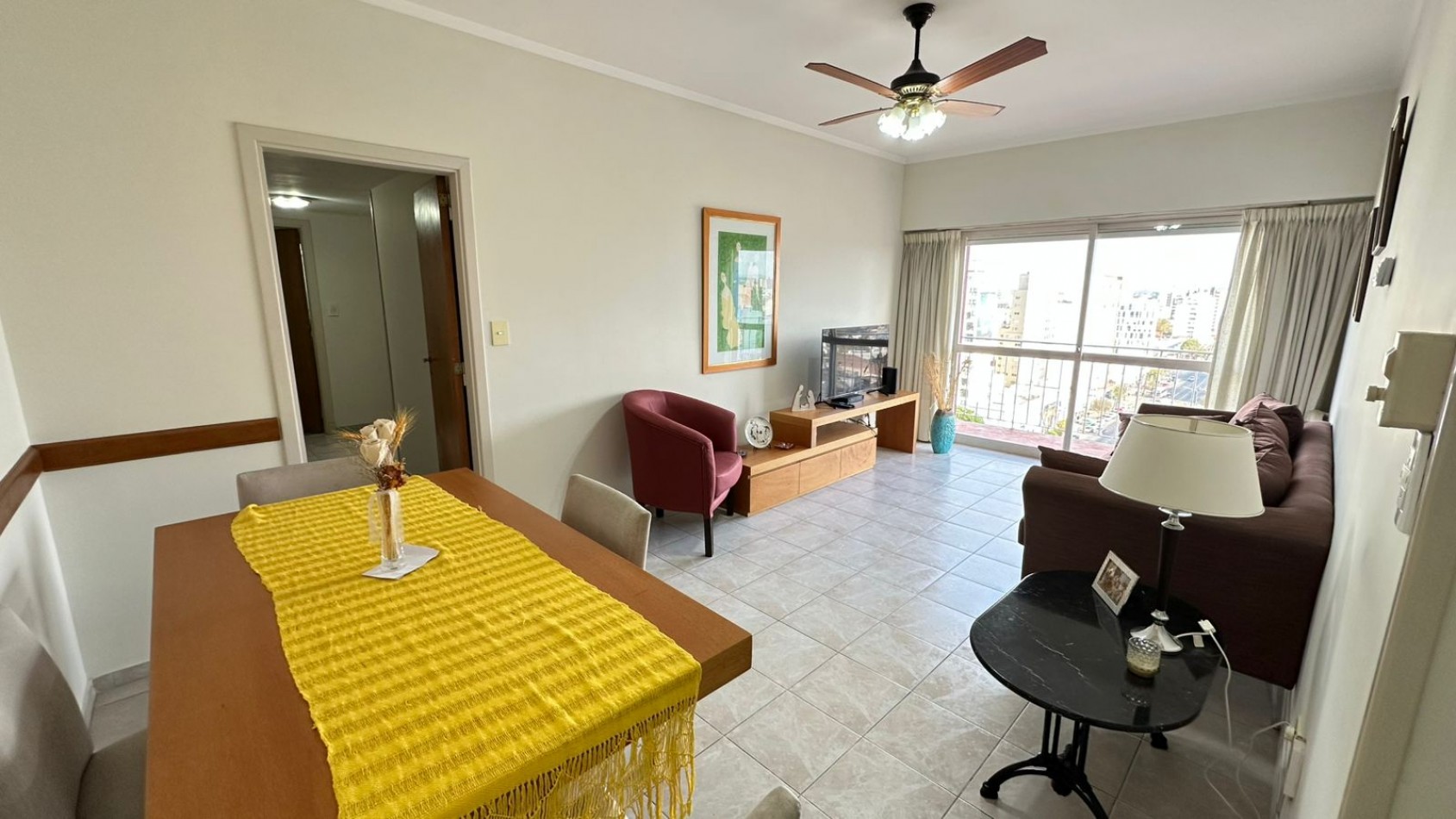 Departamento 3 Ambientes a la Calle con Balcon 