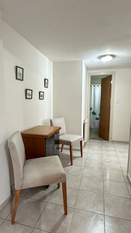 Departamento 3 Ambientes a la Calle con Balcon 
