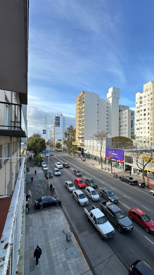 Departamento de 3 Ambientes c/Dep Servicio y Cochera