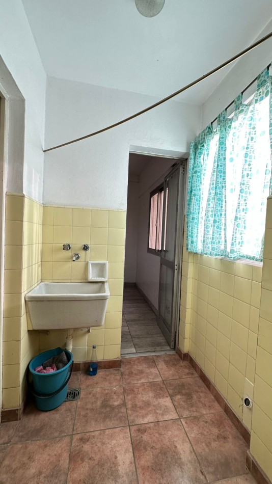 Departamento de 3 Ambientes c/Dep Servicio y Cochera