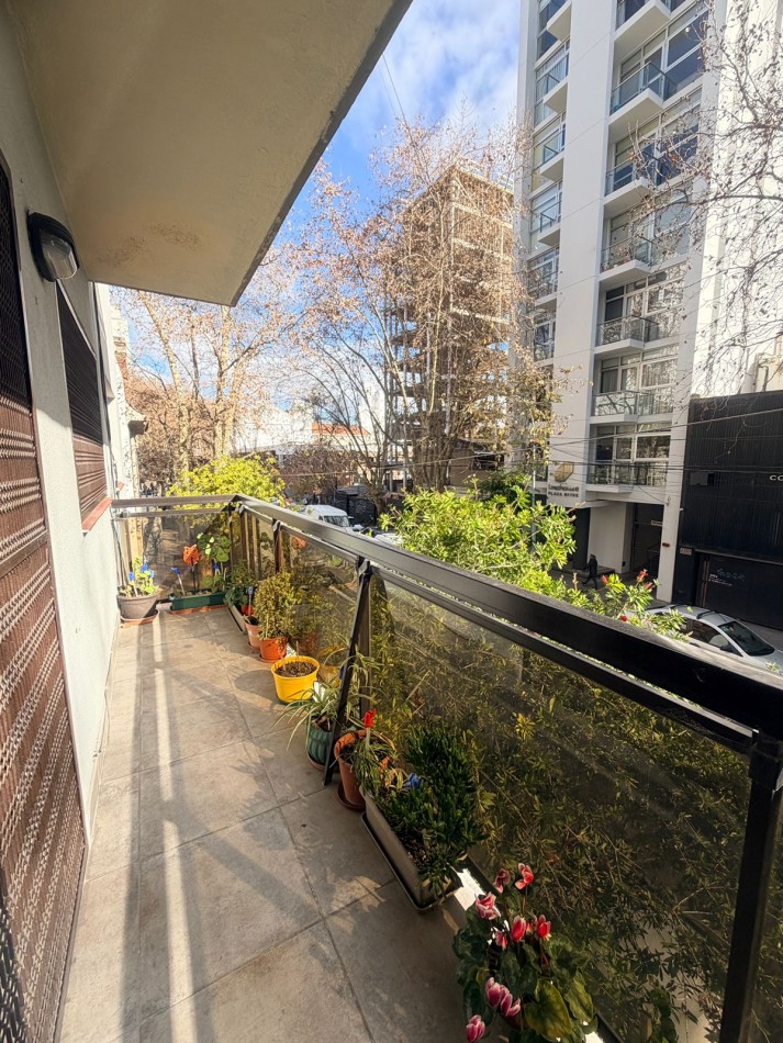 Departamento 4 Ambiente a la calle con Balcon